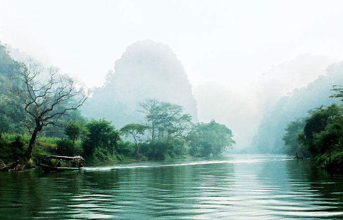 ba be lake north vietnam